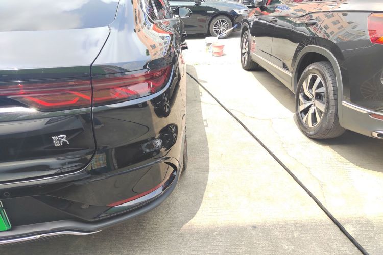 BYD Han 2023 car image #8