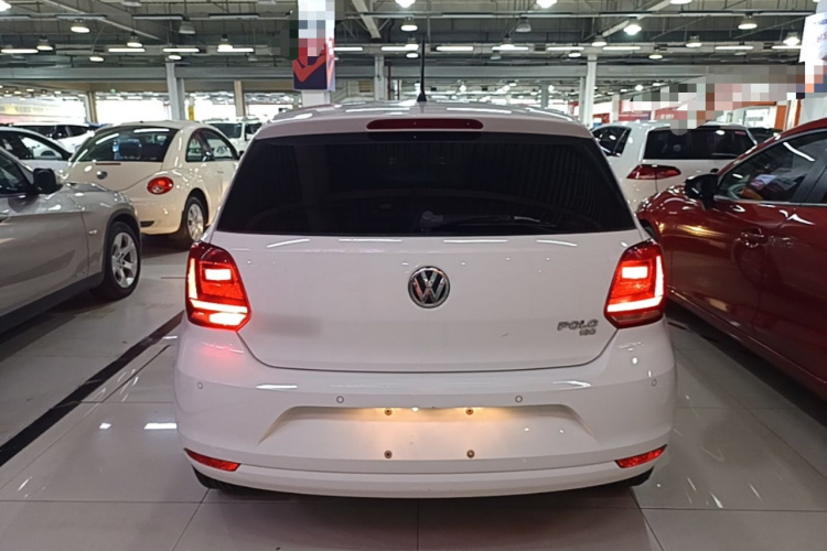 Volkswagen Polo 2016 car image #4