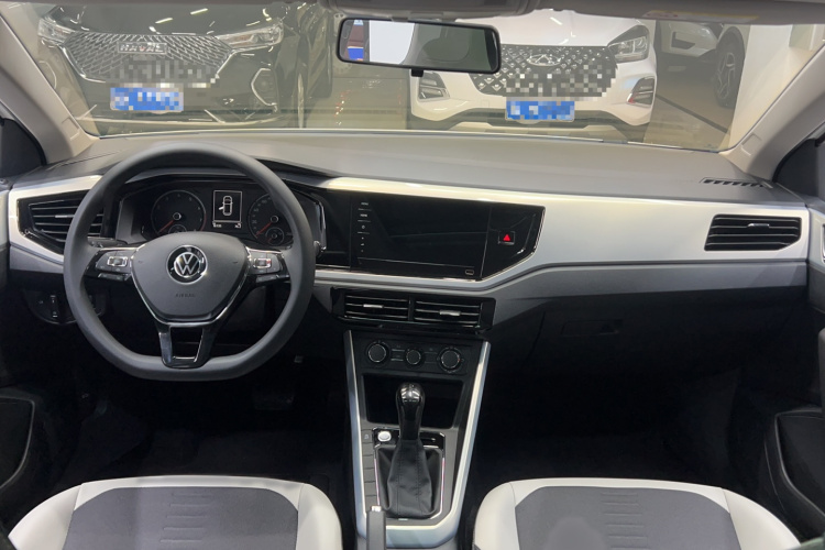 Volkswagen Polo 2022 car image #12