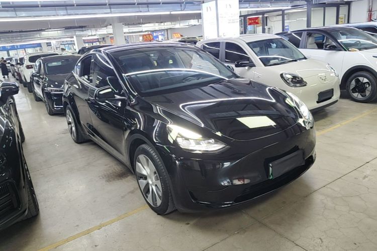 Tesla Model Y 2022 #4 Tesla Model Y 2022 car image #4