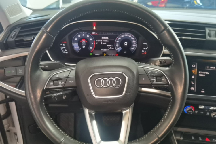 Audi Q3 2019 #11 Audi Q3 2019 car image #11