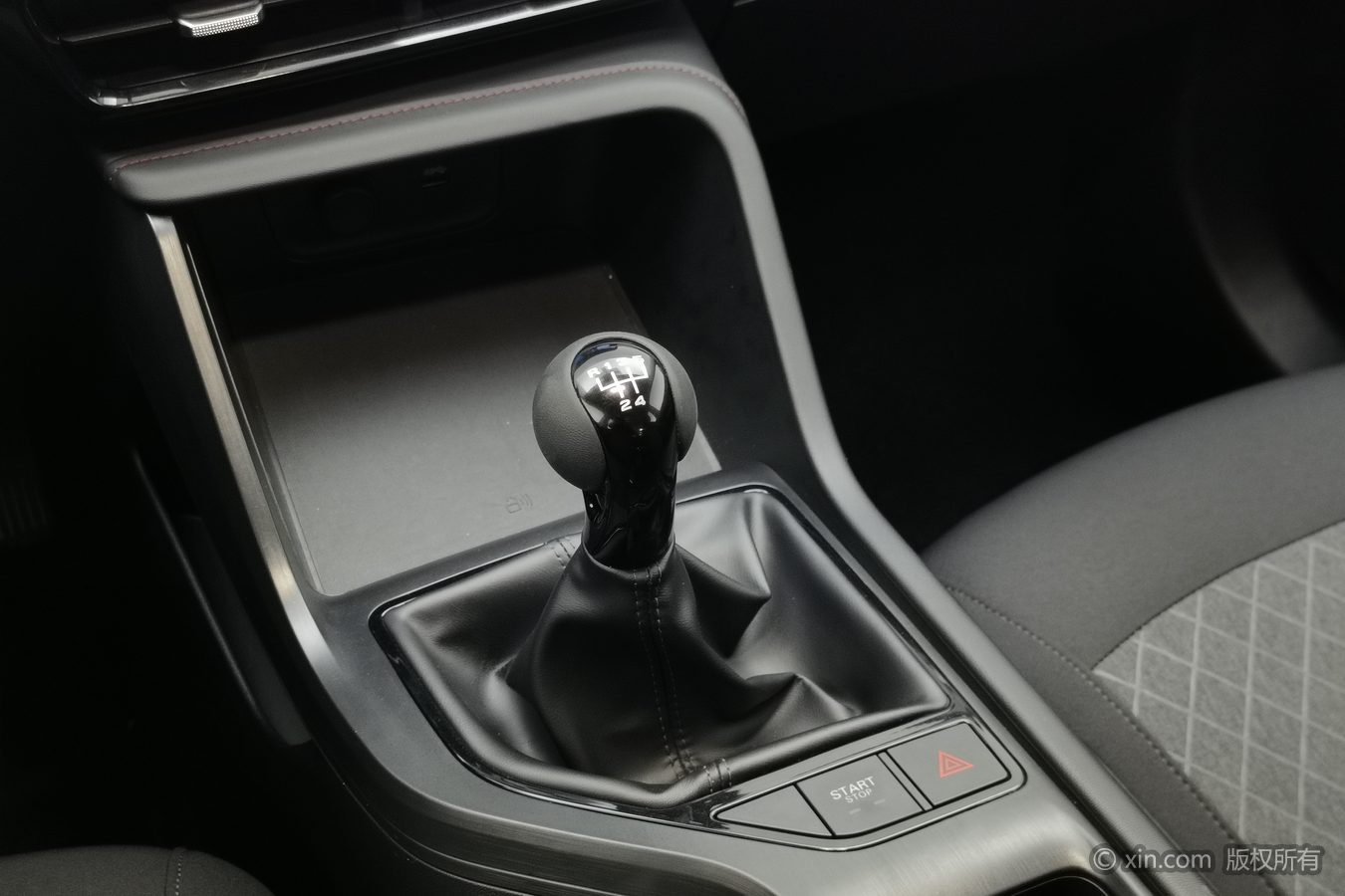 Roewe i5 2024 #14 Roewe i5 2024 صورة سيارة #14
