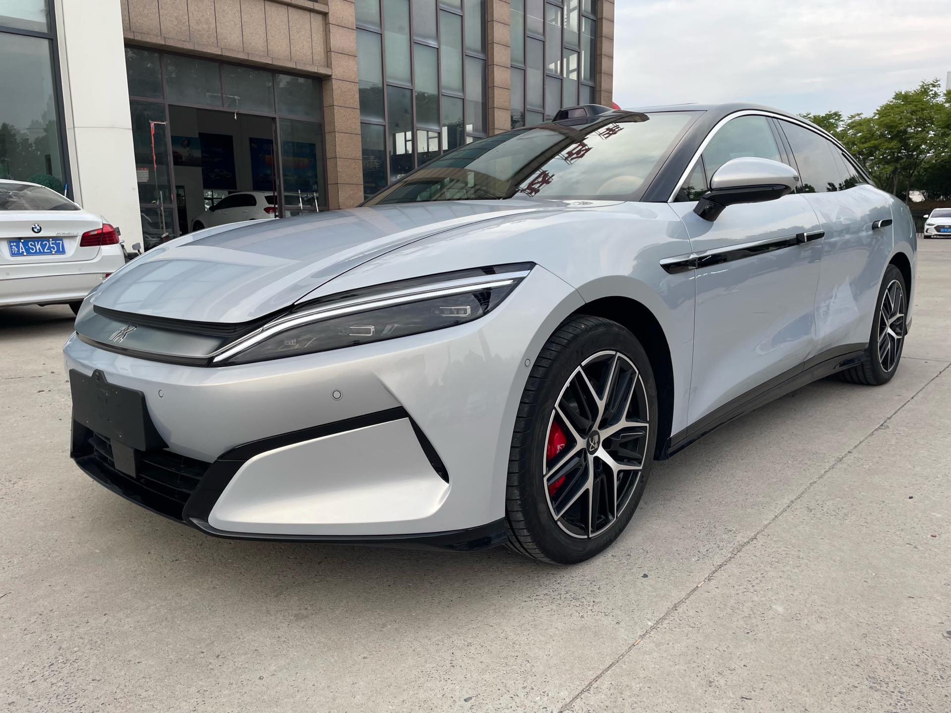 BYD HanL 2025 BYD HanL 2025 صورة سيارة