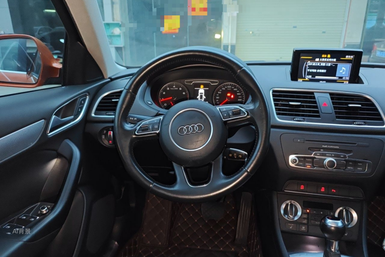 Audi Q3 2015 car image #12