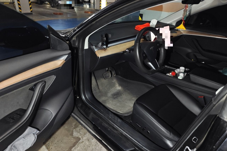Tesla Model 3 2022 car image #9