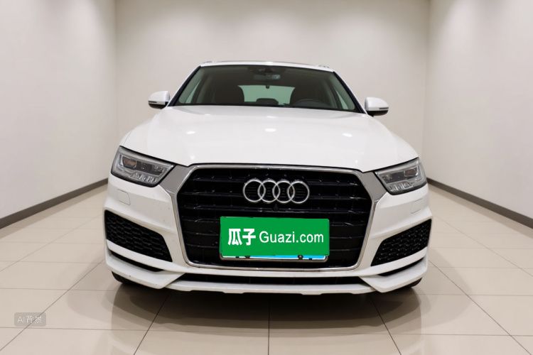 Audi Q3 2018 car image #3