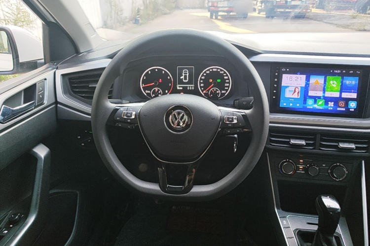 Volkswagen Polo 2020 car image #15