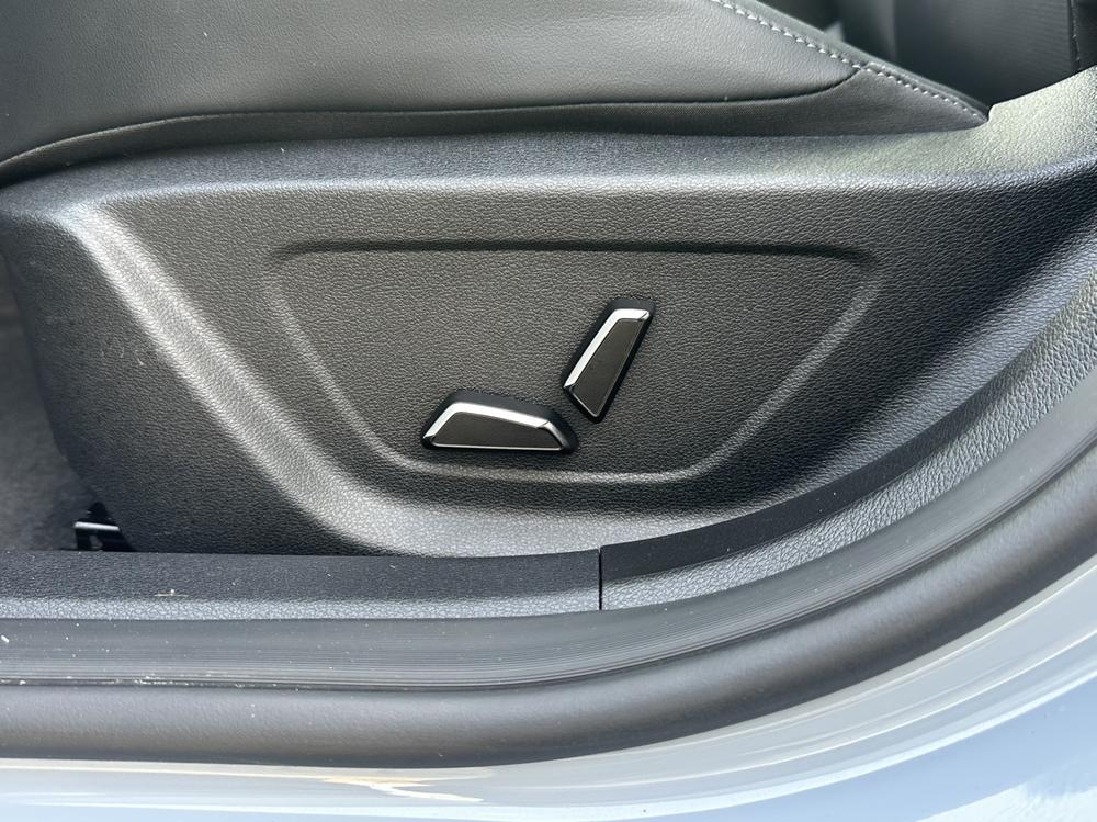 GEELY Binray 2024 car image #10