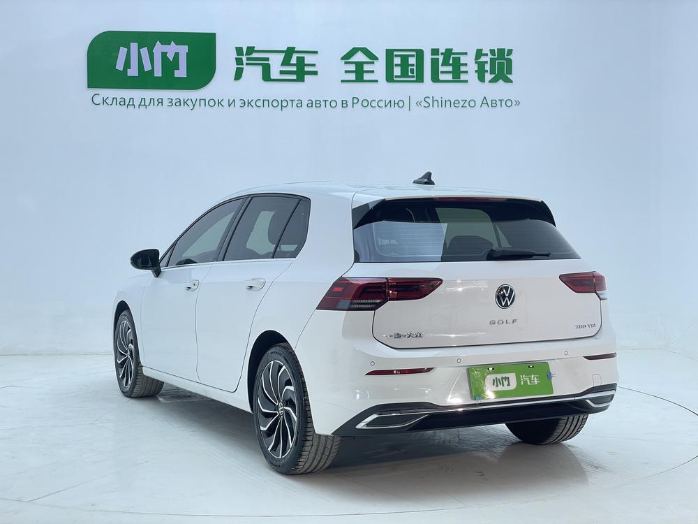 Volkswagen Golf 2022 car image #5