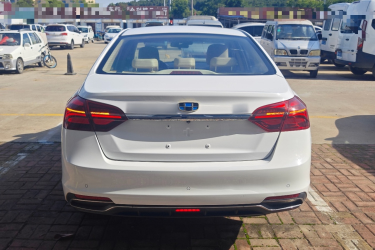 GEELY Emgrand 2018 car image #6