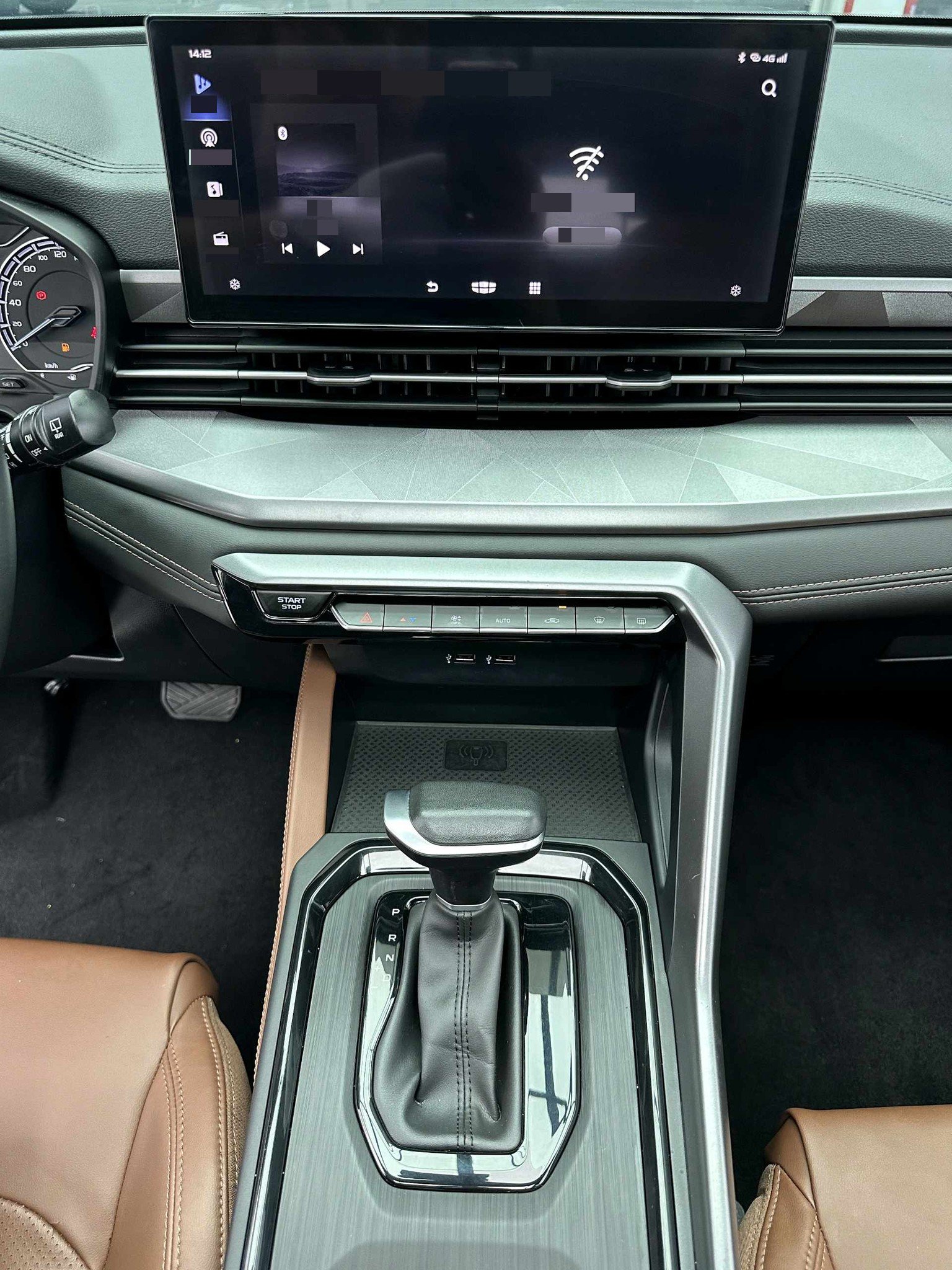 GEELY Vision X6 2023 car image #16