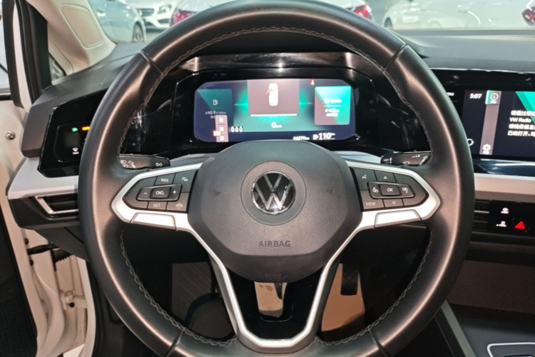Volkswagen Golf 2022 car image #15