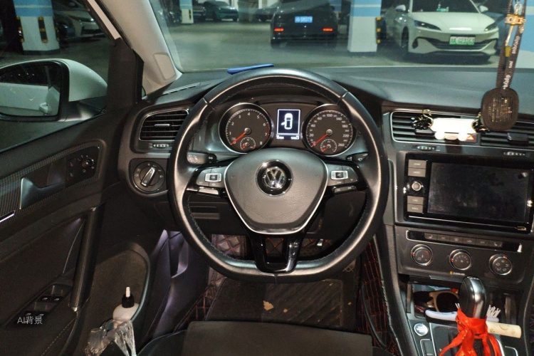Volkswagen Golf 2018 imagem de carro #12