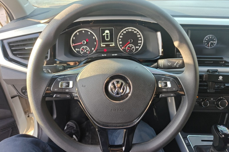 Volkswagen Polo 2021 car image #11