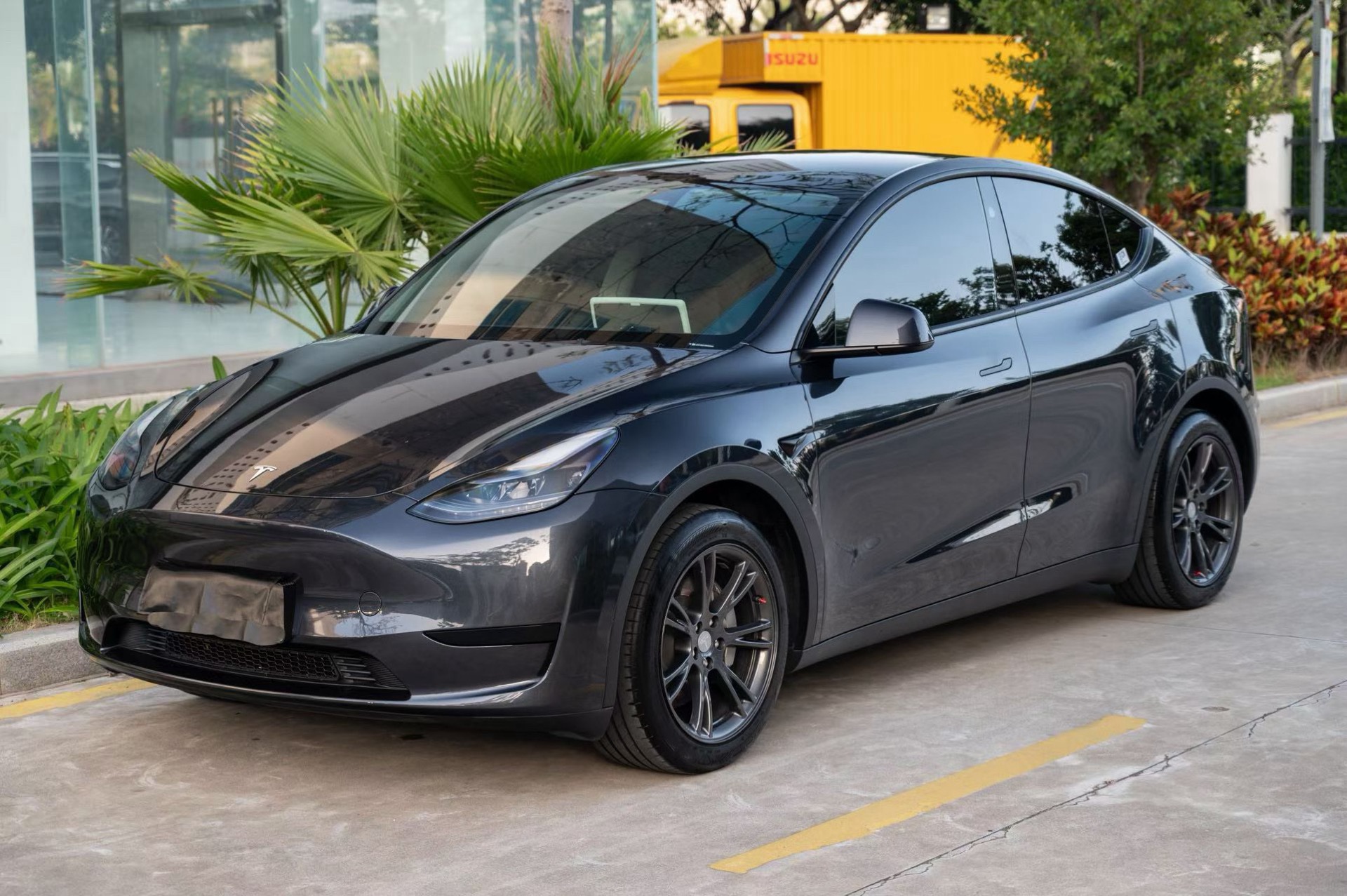 Tesla Model Y 2024 Tesla Model Y 2024 car image