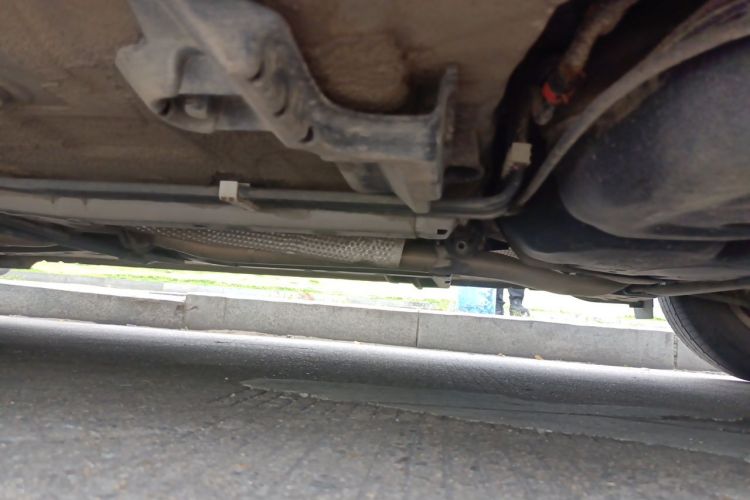 2015 car image #25
