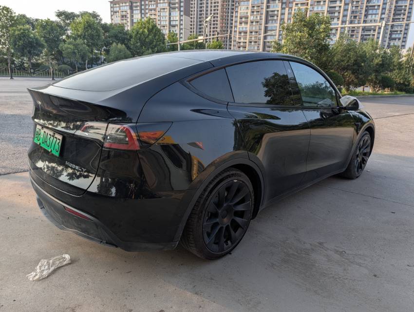 Tesla Model Y 2022 car image #4