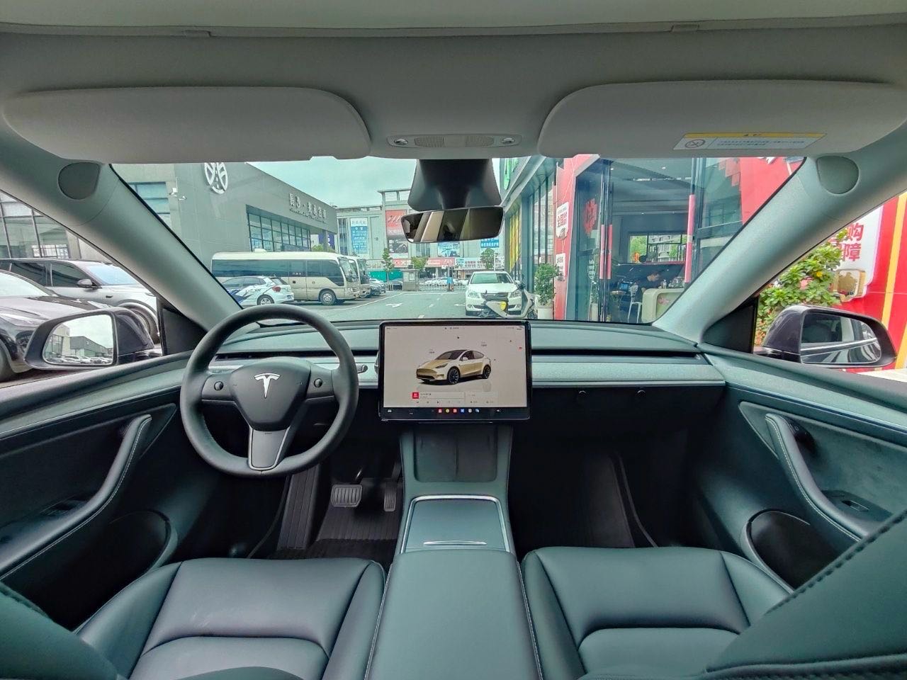 Tesla Model Y 2024 car image #4