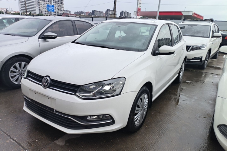 Volkswagen Polo 2017 car image #2