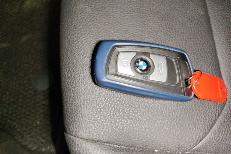 BMW 3 Series 2017 #9 BMW 3 Series 2017 car image #9