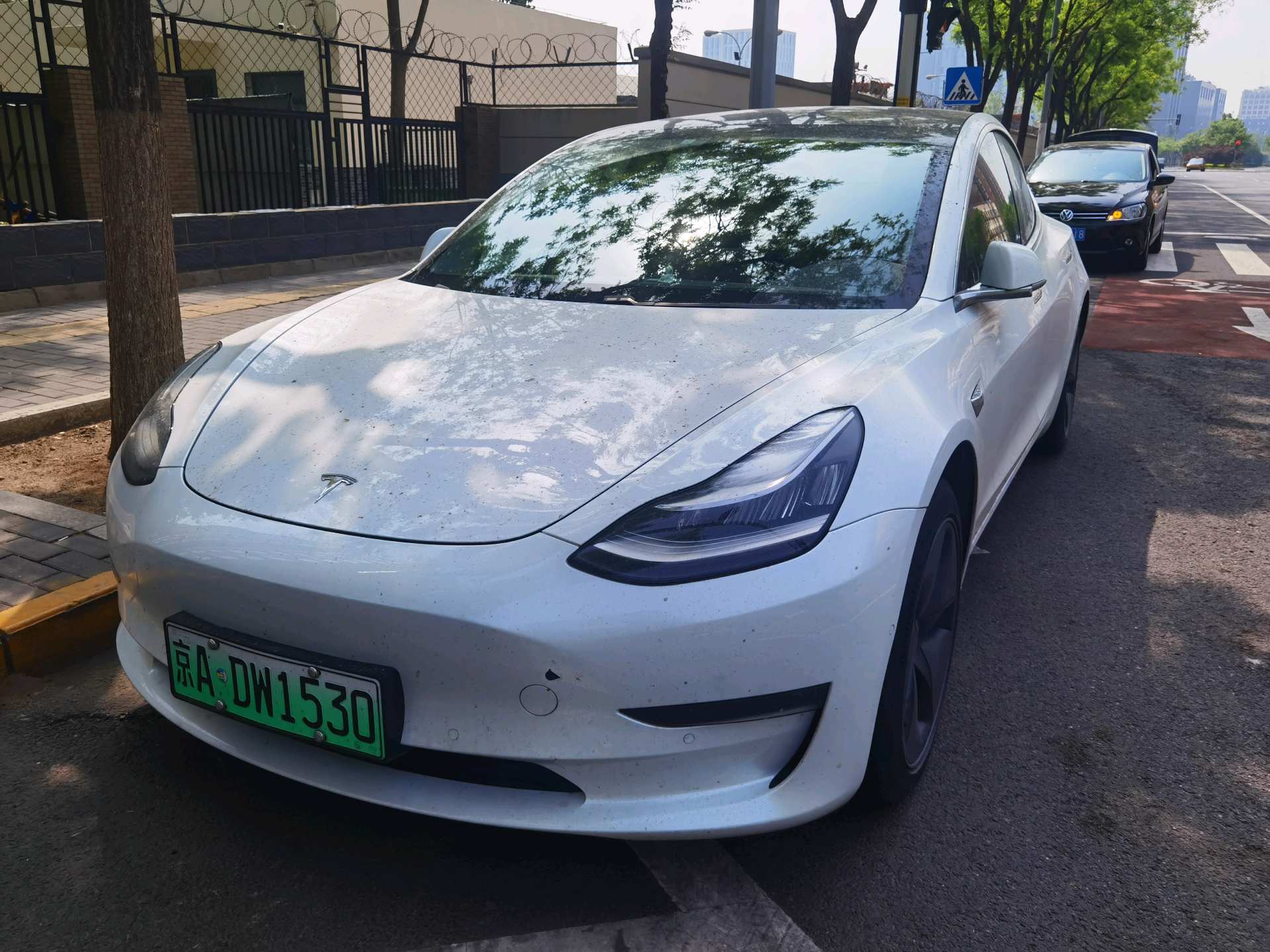 Tesla Model 3 2020 car image 