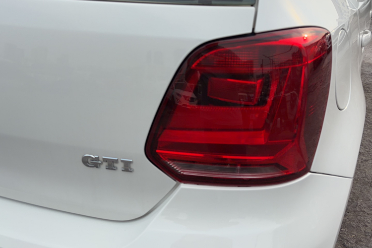 Volkswagen Polo 2016 #8 Volkswagen Polo 2016 car image #8