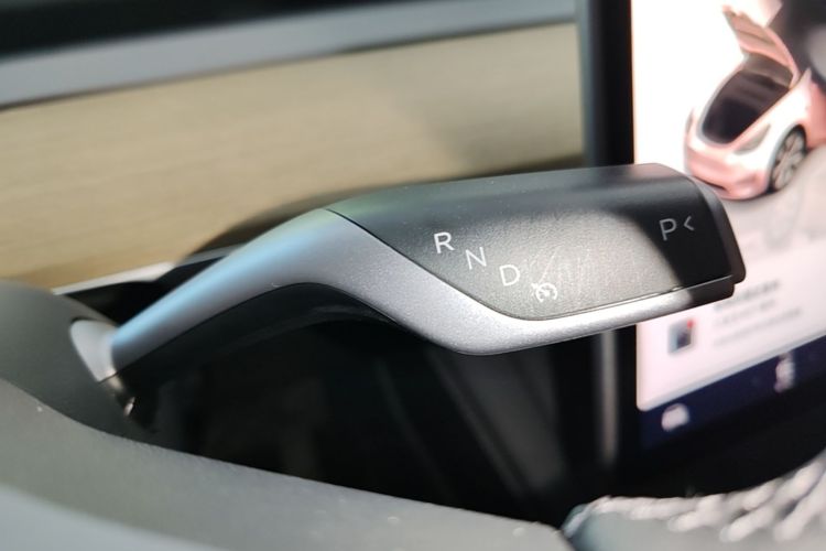 Tesla Model Y 2023 #14 Tesla Model Y 2023 car image #14