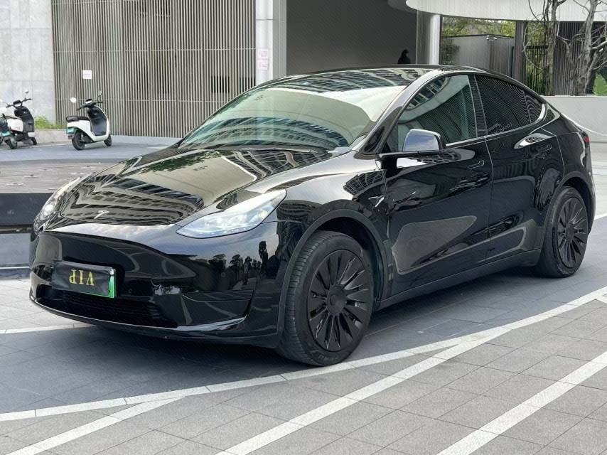Tesla Model Y 2023 car image 