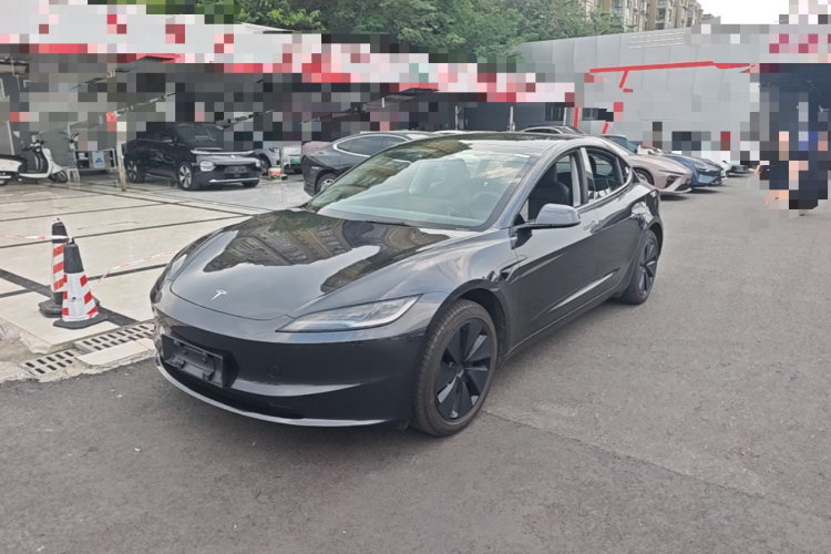 Tesla Model 3 2025 #2 Tesla Model 3 2025 car image #2