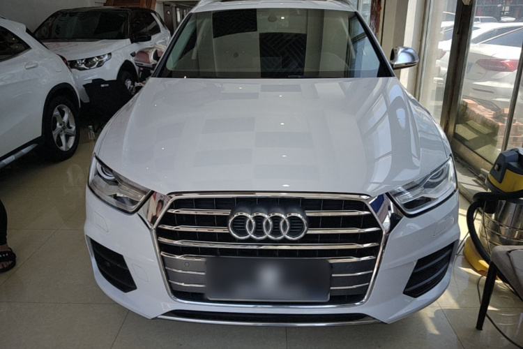 Audi Q3 2017 car image #3