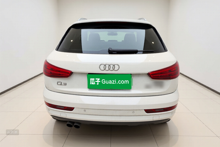 Audi Q3 2018 car image #6