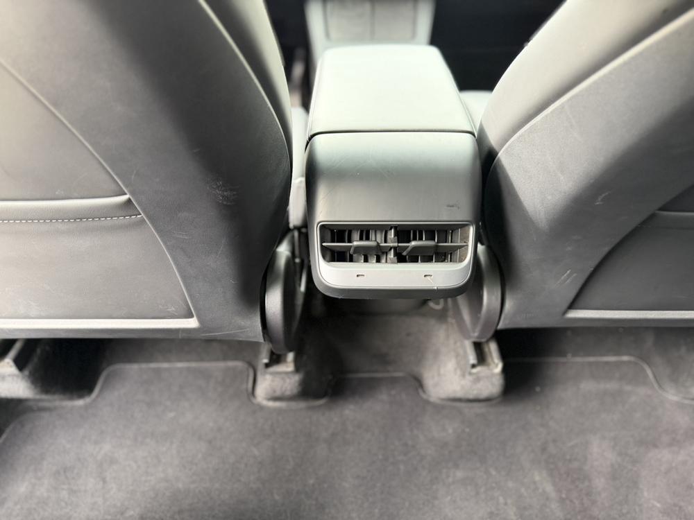 Tesla Model Y 2022 #11 Tesla Model Y 2022 car image #11