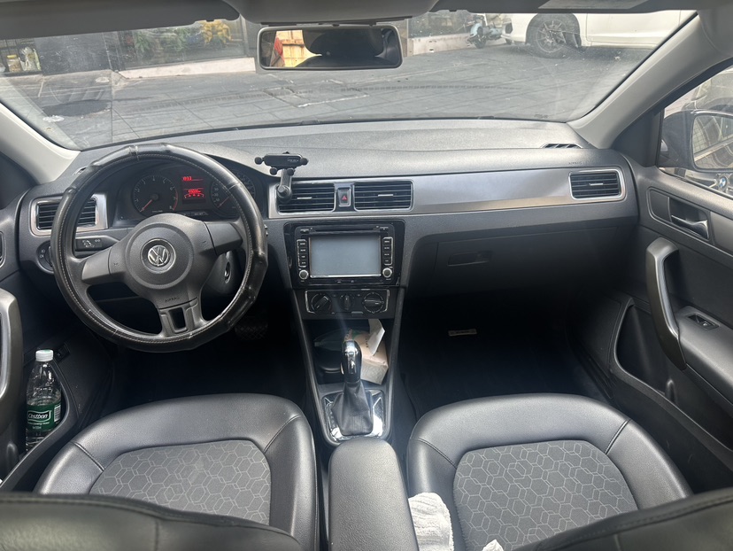 Volkswagen Santana 2014 car image #6
