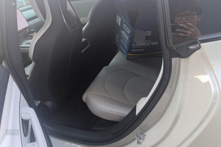 MI SU7 2024 car image #19