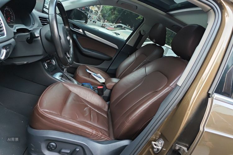 Audi Q3 2015 car image #17