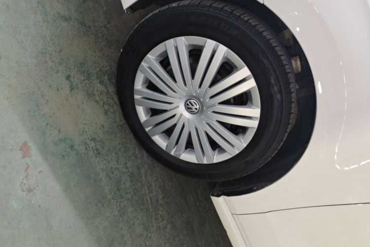 Volkswagen Polo 2019 car image #9