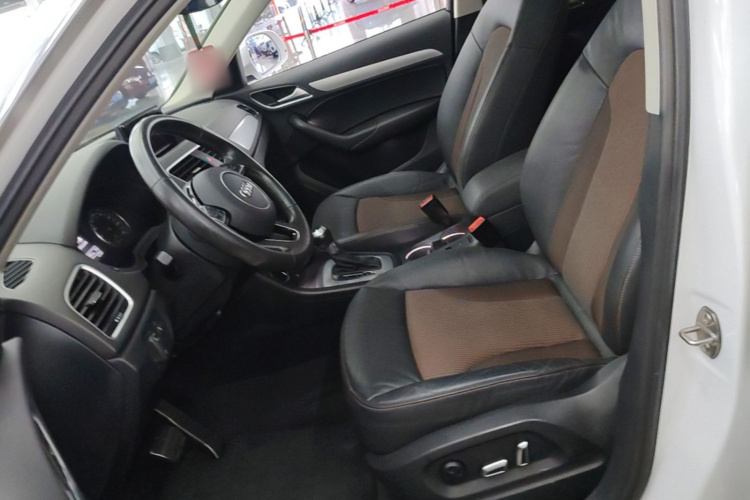 Audi Q3 2018 #19 Audi Q3 2018 car image #19