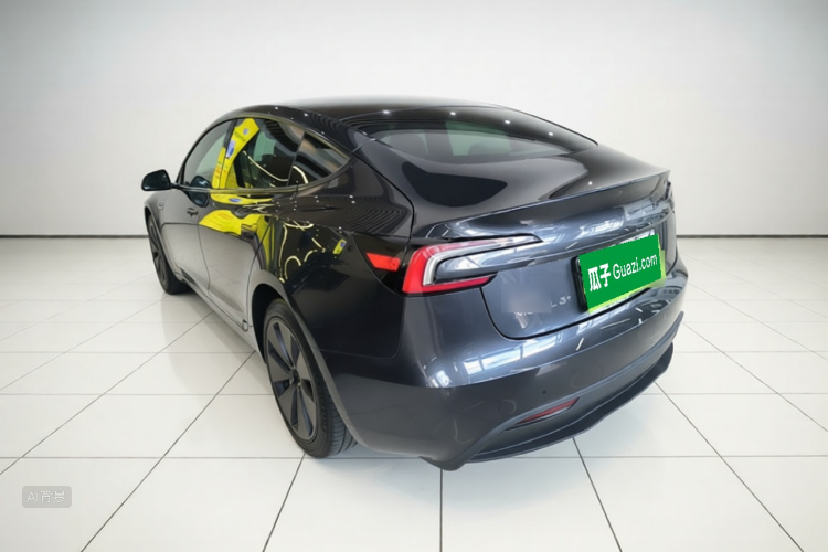 Tesla Model 3 2024 car image #5