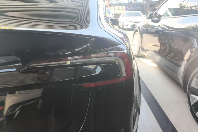 Tesla Model 3 2026 car image #8