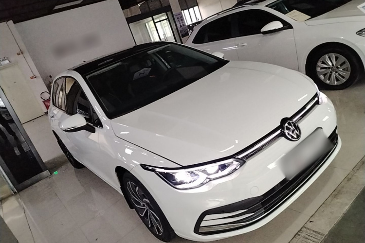 Volkswagen Golf 2023 car image #4