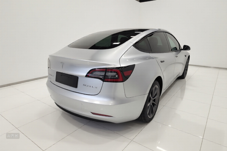 Tesla Model 3 2023 immagine di auto #7