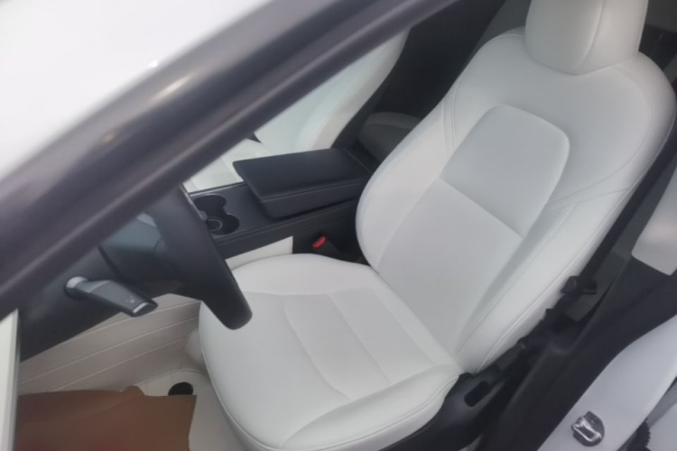 Tesla Model Y 2023 #15 Tesla Model Y 2023 car image #15