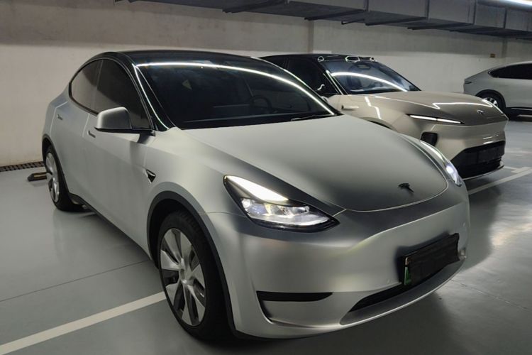 Tesla Model Y 2023 #4 Tesla Model Y 2023 car image #4