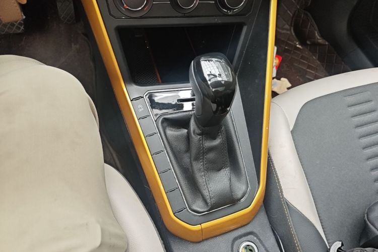 Volkswagen Polo 2020 car image #14