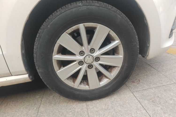 Volkswagen Polo 2015 #6 Volkswagen Polo 2015 car image #6