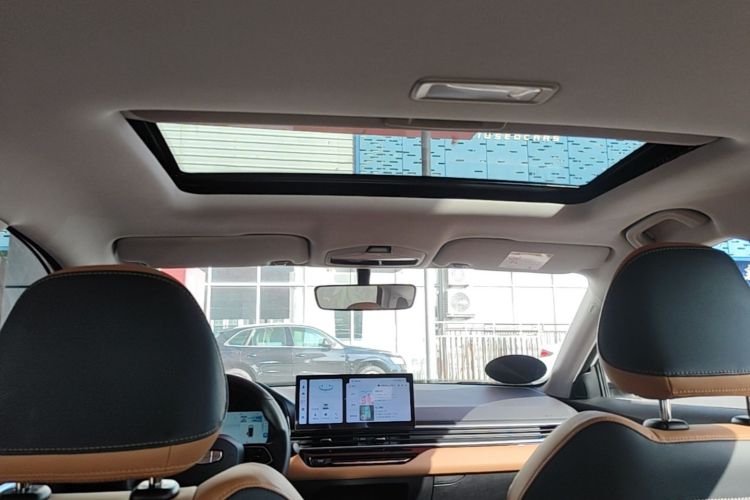 GEELY Emgrand 2024 car image #18