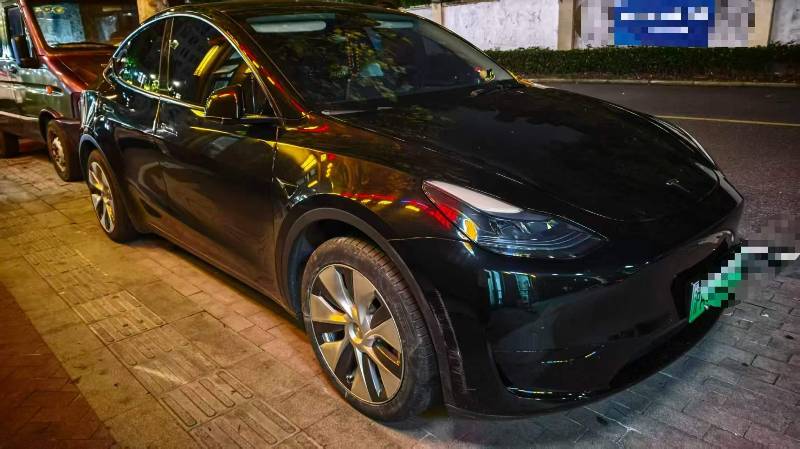 Tesla Model Y 2023 #3 Tesla Model Y 2023 car image #3