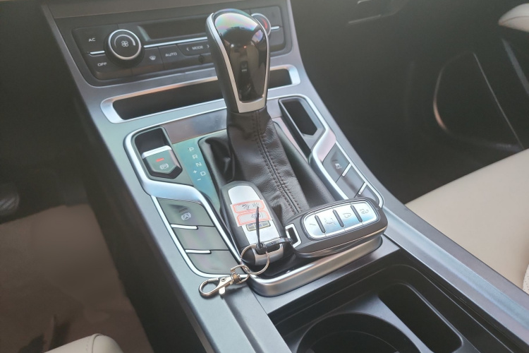 GEELY Emgrand 2019 car image #19