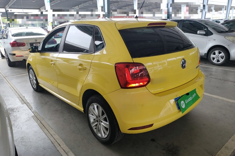 Volkswagen Polo 2015 car image #5