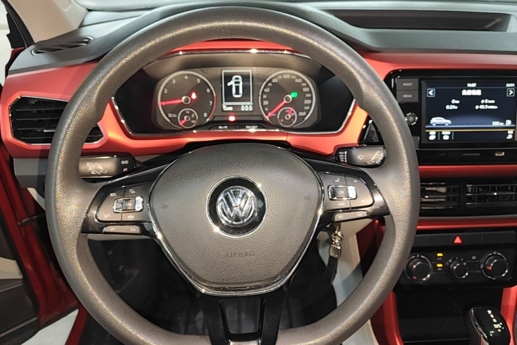 Volkswagen T-Cross 2019 car image #11